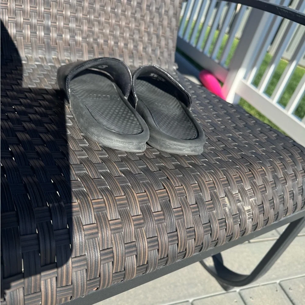 Women’s Nike slides
